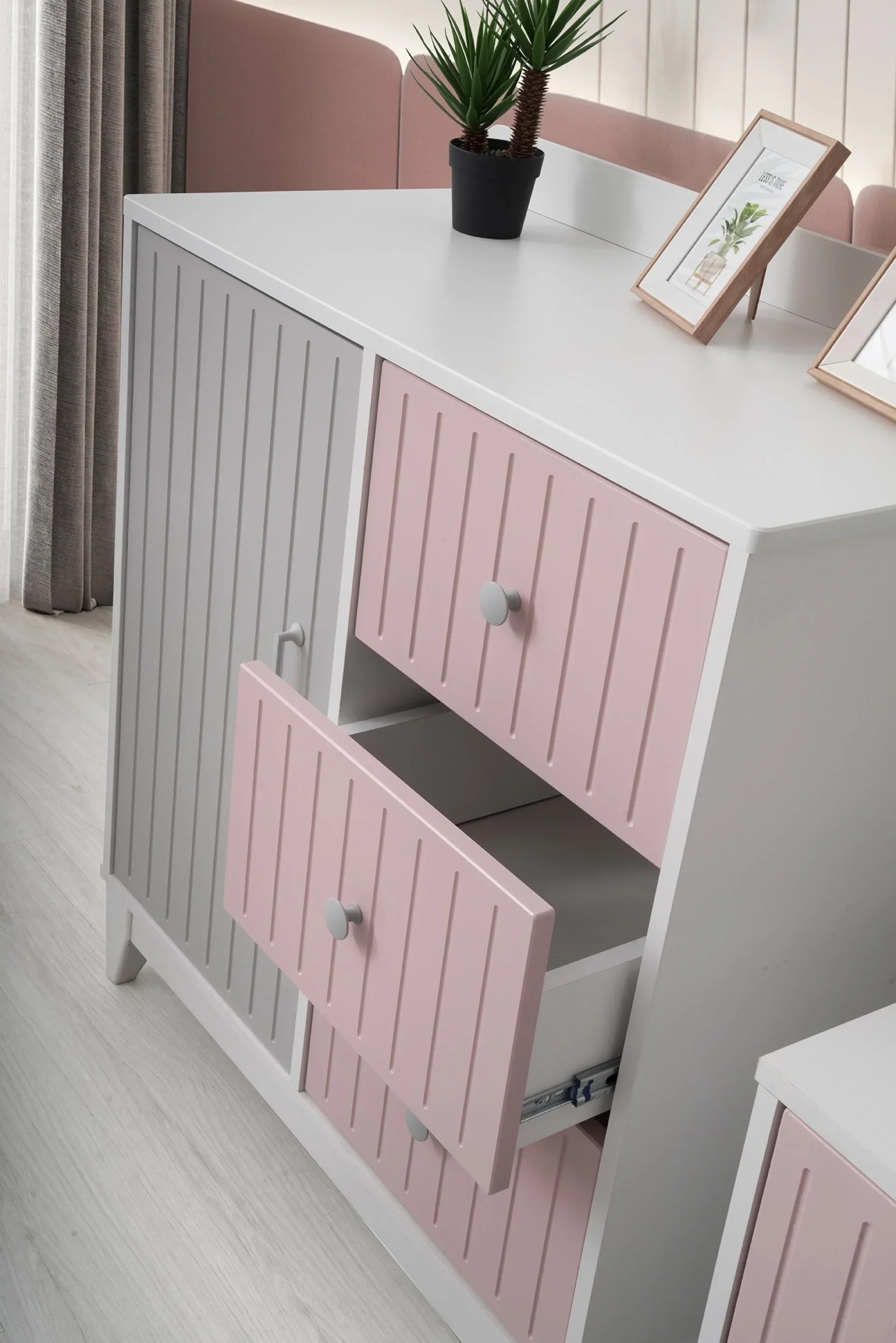 %D0%94%D0%B5%D1%82%D1%81%D0%BA%D0%B8+%D0%BA%D0%BE%D0%BC%D0%BF%D0%BB%D0%B5%D0%BA%D1%82+%D0%B7%D0%B0+%D1%81%D1%82%D0%B0%D1%8F+%D1%81+%D1%82%D0%B0%D0%BF%D0%B8%D1%86%D0%B8%D1%80%D0%B0%D0%BD%D0%BE+%D1%81%D0%B0%D0%BD%D0%B4%D0%B2%D0%B8%D1%87+%D0%BB%D0%B5%D0%B3%D0%BB%D0%BE+%22Sofia+Boss%22+%D0%91%D1%8F%D0%BB%2F%D0%A0%D0%BE%D0%B7%D0%BE%D0%B2%2F%D0%A1%D0%B8%D0%B2