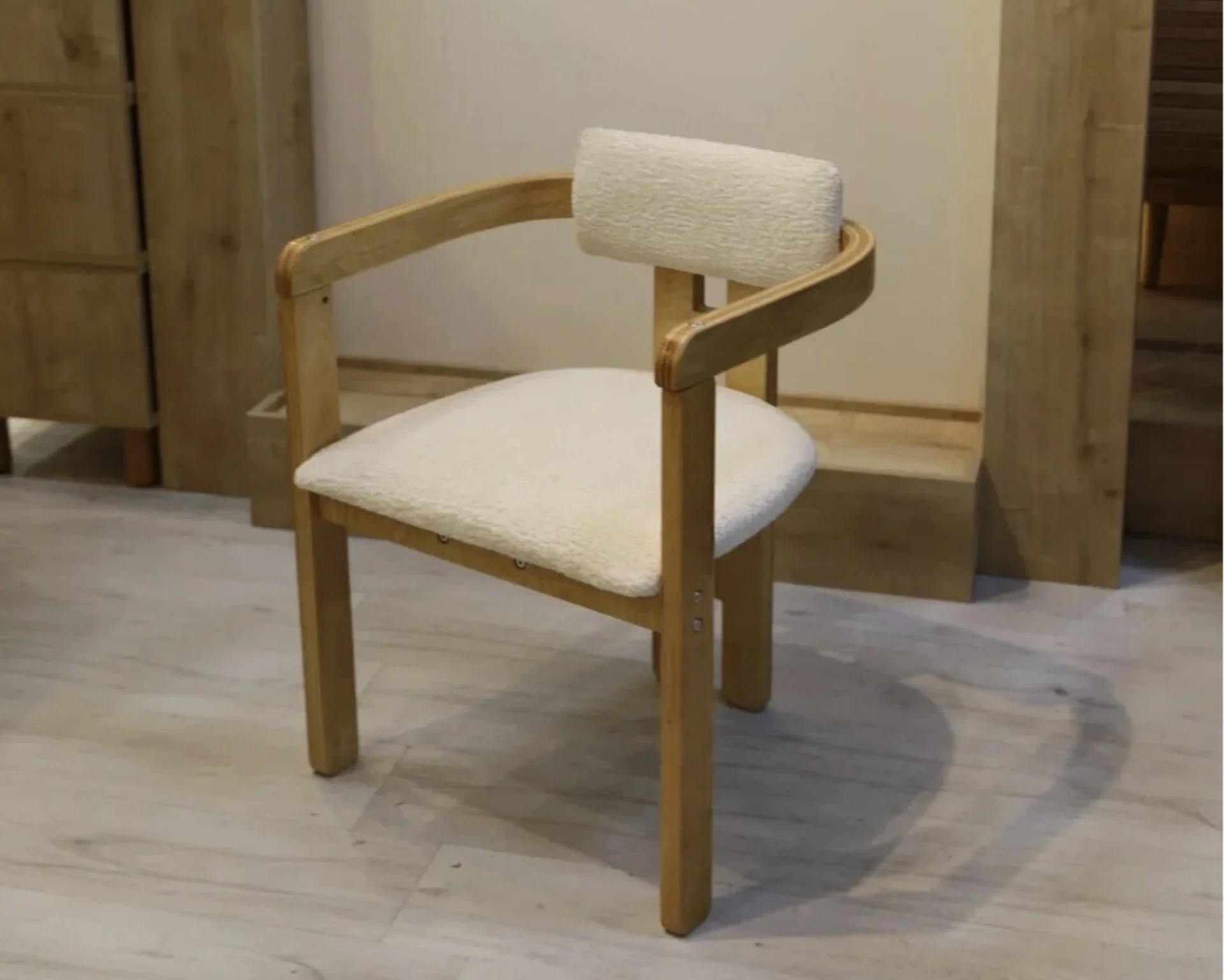 %D0%9C%D0%BE%D0%B4%D0%B5%D1%80%D0%B5%D0%BD+%D1%82%D1%80%D0%B0%D0%BF%D0%B5%D0%B7%D0%B5%D0%BD+%D1%81%D1%82%D0%BE%D0%BB+%D0%B2+%D0%B1%D0%BE%D1%85%D0%B5%D0%BC%D1%81%D0%BA%D0%B8+%D1%81%D1%82%D0%B8%D0%BB+%D0%BE%D1%82+%D0%B1%D1%83%D0%BA%D0%BE%D0%B2%D0%B0+%D0%B4%D1%8A%D1%80%D0%B2%D0%B5%D1%81%D0%B8%D0%BD%D0%B0+%22LamWood%22%C2%A0