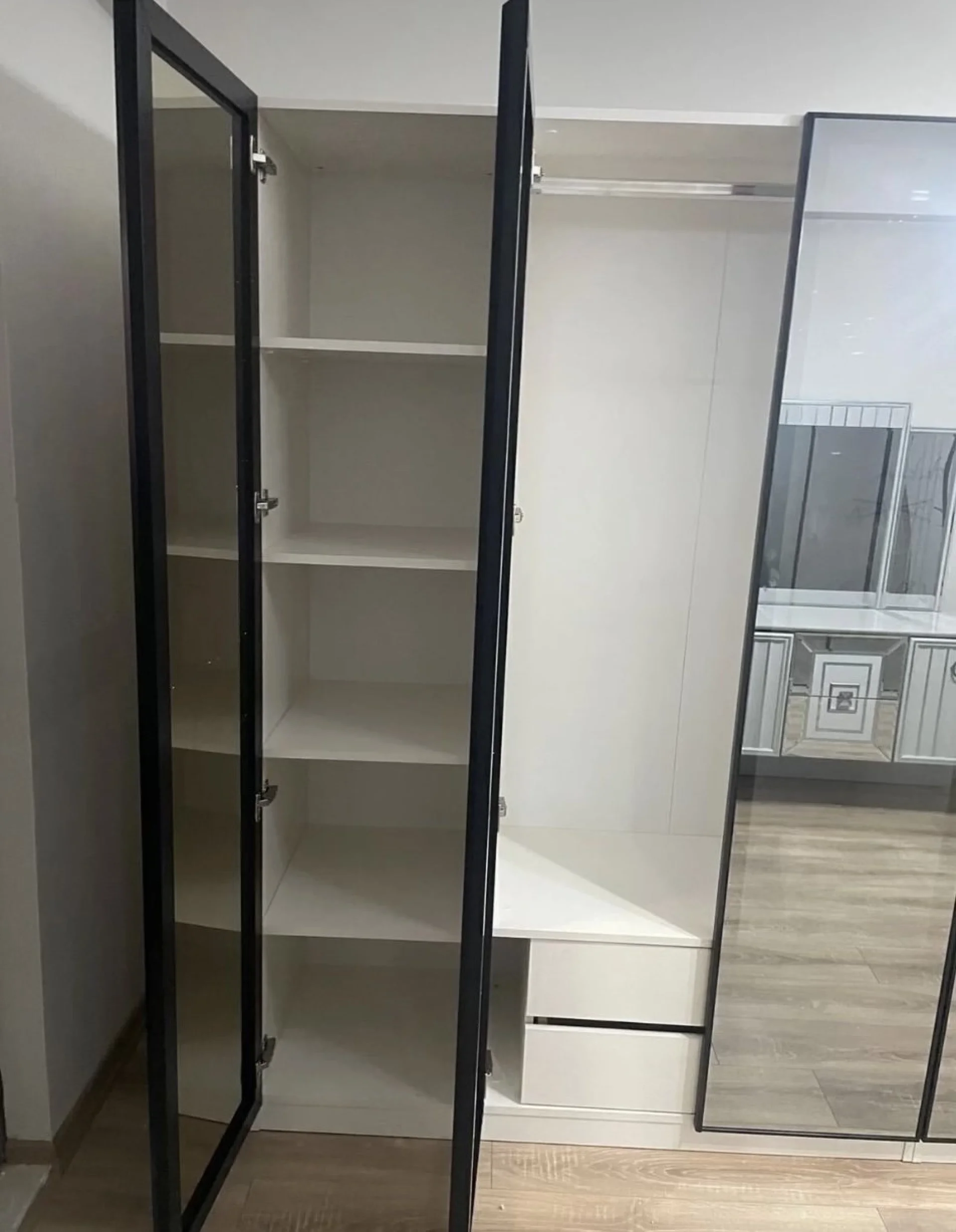 %D0%A8%D0%B5%D1%81%D1%82%D0%BA%D1%80%D0%B8%D0%BB%D0%B5%D0%BD+%D0%B3%D0%B0%D1%80%D0%B4%D0%B5%D1%80%D0%BE%D0%B1+270%D1%81%D0%BC.+%D1%81%D1%8A%D1%81+%D1%81%D1%82%D1%8A%D0%BA%D0%BB%D0%B5%D0%BD%D0%B8+%D0%B2%D1%80%D0%B0%D1%82%D0%B8+LED+%D0%BE%D1%81%D0%B2%D0%B5%D1%82%D0%BB%D0%B5%D0%BD%D0%B8%D0%B5+100%25+MDF+%22DeluxeLiving%22