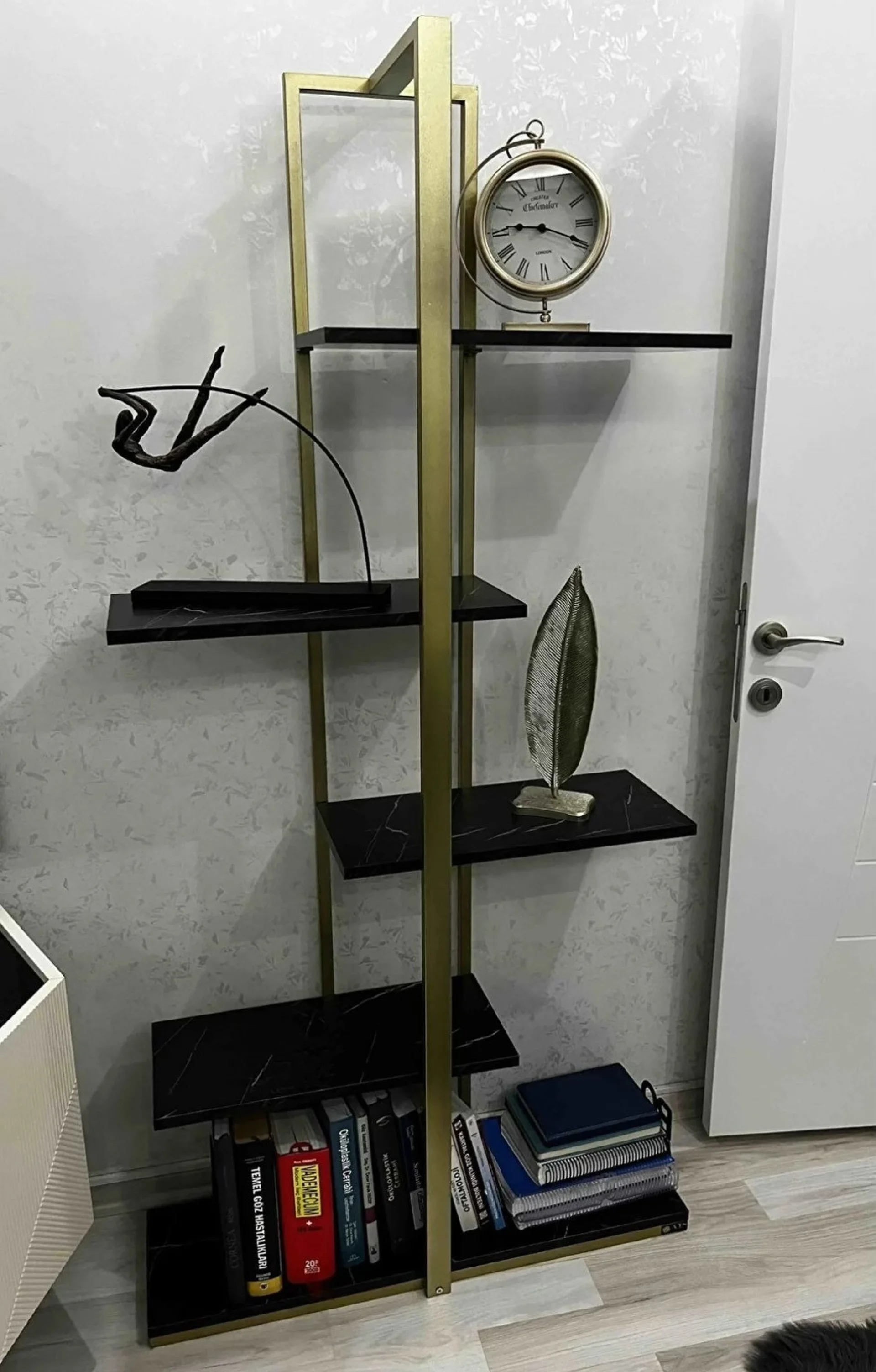 %D0%95%D1%82%D0%B0%D0%B6%D0%B5%D1%80%D0%BA%D0%B0%2F%D0%91%D0%B8%D0%B1%D0%BB%D0%B8%D0%BE%D1%82%D0%B5%D0%BA%D0%B0+%D1%81+5+%D1%80%D0%B0%D1%84%D1%82%D0%B0+%22ArteDecor%22+%D0%A7%D0%B5%D1%80%D0%B5%D0%BD%2F%D0%93%D0%BE%D0%BB%D0%B4