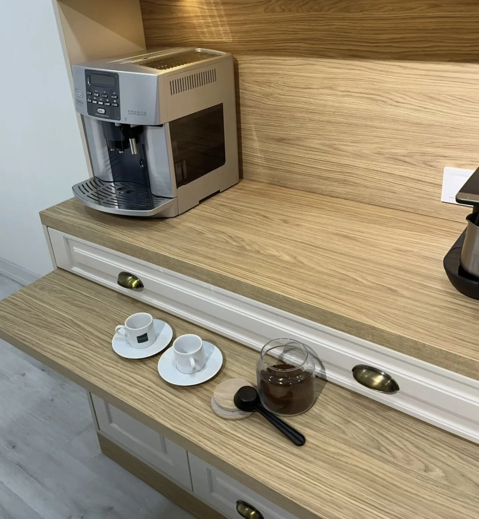 %D0%9C%D0%BD%D0%BE%D0%B3%D0%BE%D1%84%D1%83%D0%BD%D0%BA%D1%86%D0%B8%D0%BE%D0%BD%D0%B0%D0%BB%D0%B5%D0%BD+%D1%88%D0%BA%D0%B0%D1%84+-+%D0%BA%D1%8A%D1%82+%D0%B7%D0%B0+%D0%BA%D0%B0%D1%84%D0%B5+100%25+MDF+121%D1%85200%D1%8545+%D1%81%D0%BC.+%22Mikela%22+%D0%B1%D1%8F%D0%BB%2F%D0%B4%D1%8A%D0%B1