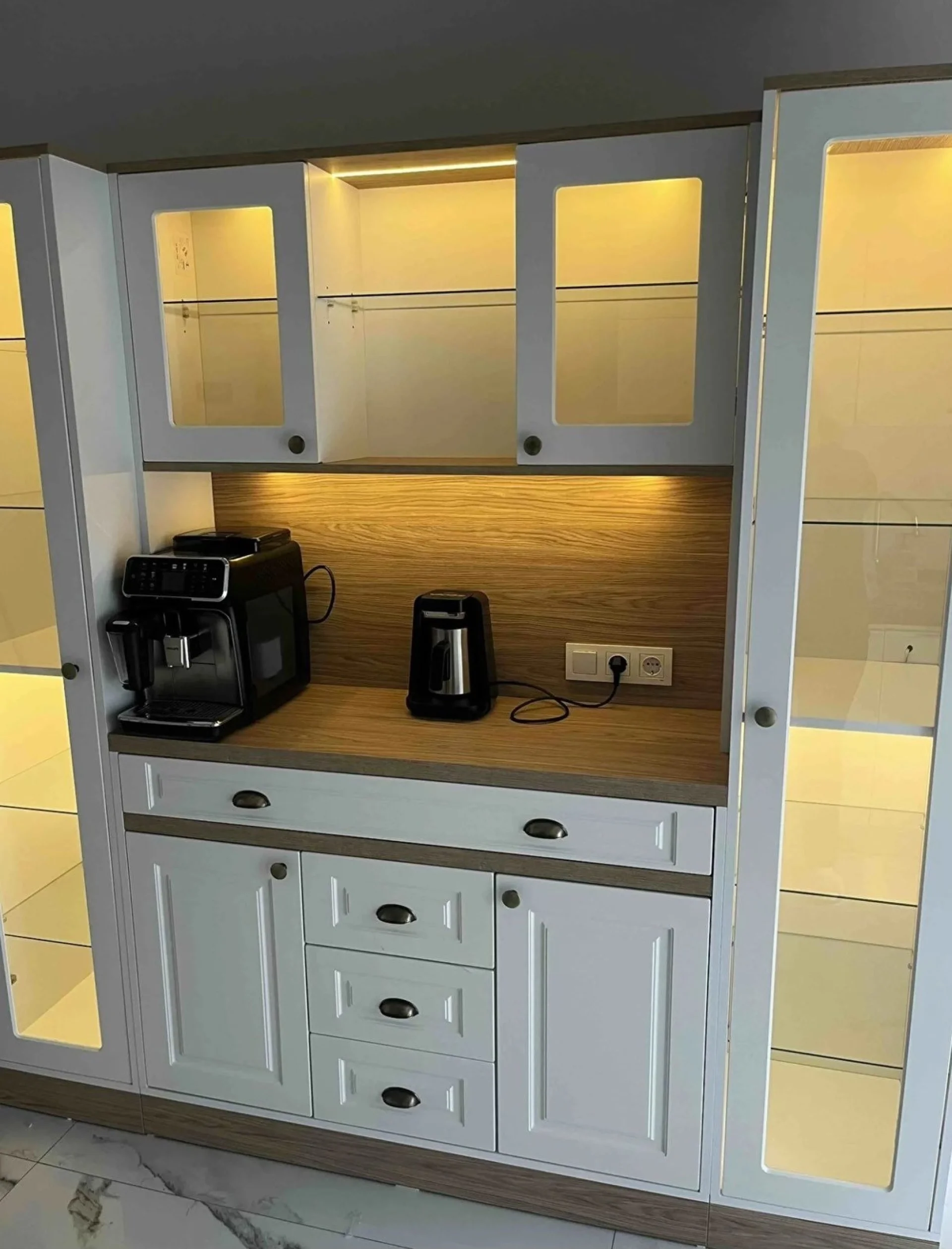 %D0%9A%D1%8A%D1%82+%D0%B7%D0%B0+%D0%BA%D0%B0%D1%84%D0%B5%2F+%D0%9C%D0%BE%D0%B4%D1%83%D0%BB+%D0%B7%D0%B0+%D0%BA%D1%83%D1%85%D0%BD%D1%8F+%D1%81+%D0%9B%D0%95%D0%94+%D0%BE%D1%81%D0%B2%D0%B5%D1%82%D0%BB%D0%B5%D0%BD%D0%B8%D0%B5+%D0%B8+%D0%B8%D0%B7%D1%82%D0%B5%D0%B3%D0%BB%D1%8F%D1%89%D0%B0+%D1%81%D0%B5+%D0%BC%D0%B0%D1%81%D0%B0+100%25+%D0%9C%D0%94%D0%A4+200%D1%8545%D1%85200+%D1%81%D0%BC.+%22DeluxeLiving%22+%D0%B1%D1%8F%D0%BB%2F%D0%B4%D1%8A%D0%B1