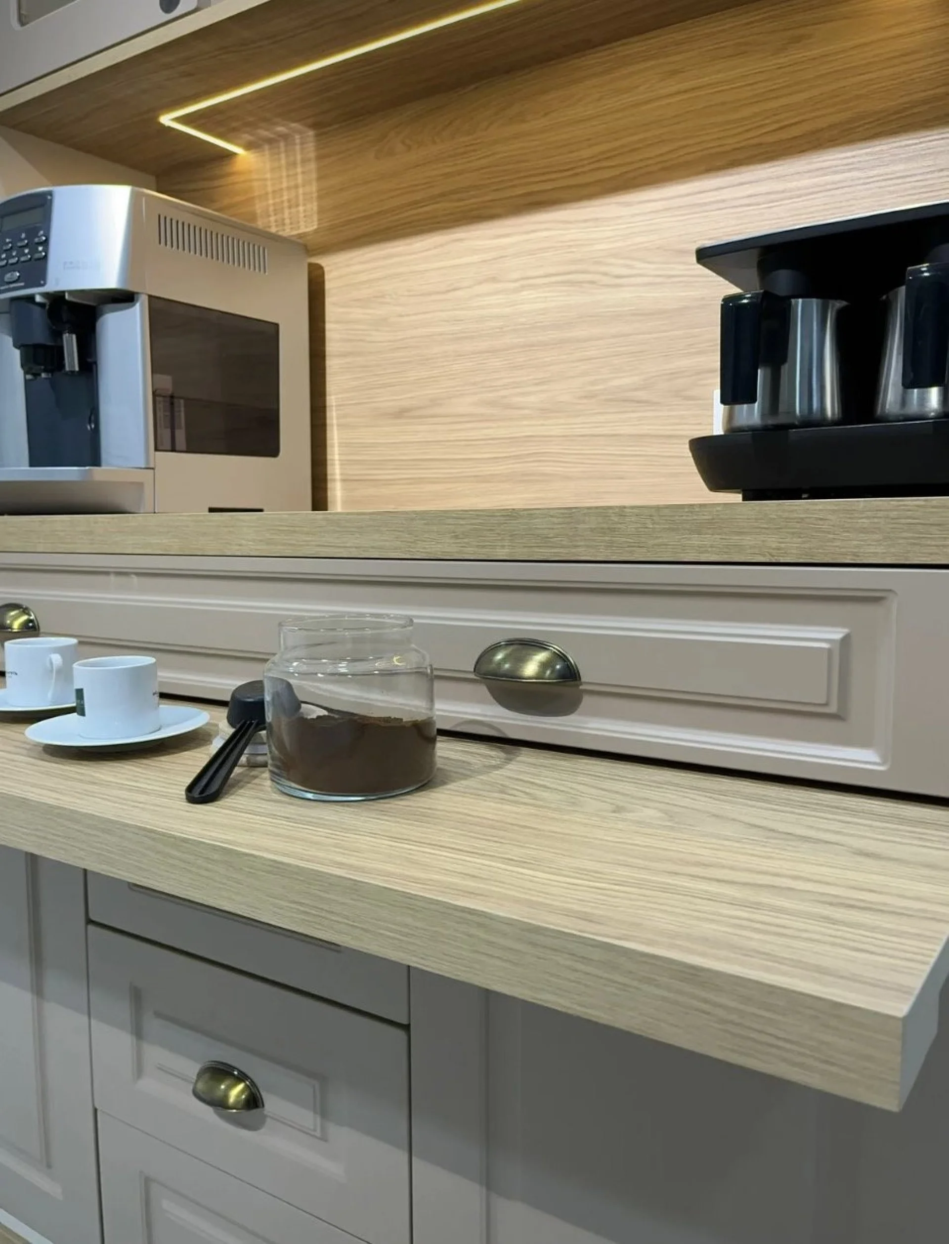 %D0%9A%D1%8A%D1%82+%D0%B7%D0%B0+%D0%BA%D0%B0%D1%84%D0%B5%2F+%D0%9C%D0%BE%D0%B4%D1%83%D0%BB+%D0%B7%D0%B0+%D0%BA%D1%83%D1%85%D0%BD%D1%8F+%D1%81+%D0%9B%D0%95%D0%94+%D0%BE%D1%81%D0%B2%D0%B5%D1%82%D0%BB%D0%B5%D0%BD%D0%B8%D0%B5+%D0%B8+%D0%B8%D0%B7%D1%82%D0%B5%D0%B3%D0%BB%D1%8F%D1%89%D0%B0+%D1%81%D0%B5+%D0%BC%D0%B0%D1%81%D0%B0+100%25+%D0%9C%D0%94%D0%A4+200%D1%8545%D1%85200+%D1%81%D0%BC.+%22DeluxeLiving%22+%D0%A6%D0%B2%D1%8F%D1%82+%D0%BD%D0%BE%D1%80%D0%BA%D0%B0+%2F+%D0%B4%D1%8A%D0%B1+%2F+%D0%BA%D0%B0%D0%BF%D1%83%D1%87%D0%B8%D0%BD%D0%BE